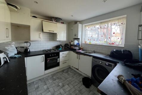32 Stevens Road, Dagenham, RM8 2QR