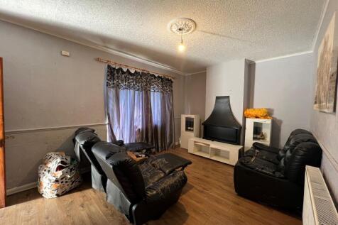 32 Stevens Road, Dagenham, RM8 2QR