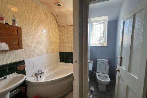 32 Stevens Road, Dagenham, RM8 2QR