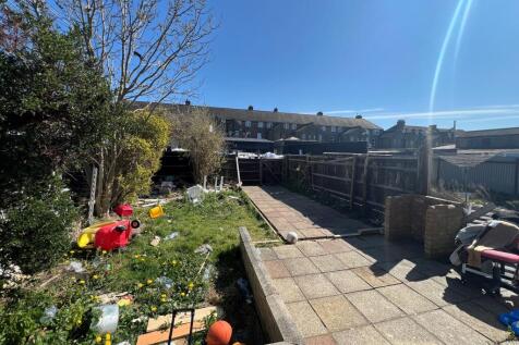 32 Stevens Road, Dagenham, RM8 2QR