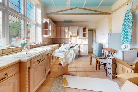 98 Westbury Road, New Malden, Surrey KT3 5AN