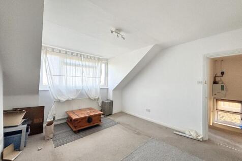 Flat C, 31 Connaught Road, Harlesden, London NW10 9AJ