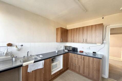 Flat C, 31 Connaught Road, Harlesden, London NW10 9AJ