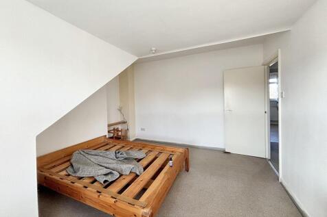 Flat C, 31 Connaught Road, Harlesden, London NW10 9AJ