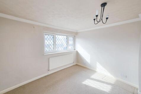 12 Jordans Way, Rainham RM13 9QX