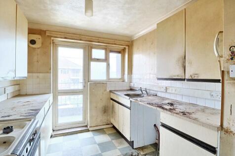 82 Evenlode Road, Southampton, SO16 9EH