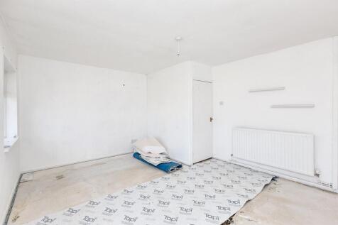 24 Chestnut Road, Oakham, LE15 6QP