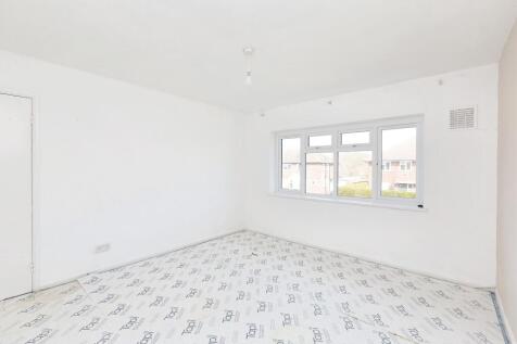 24 Chestnut Road, Oakham, LE15 6QP
