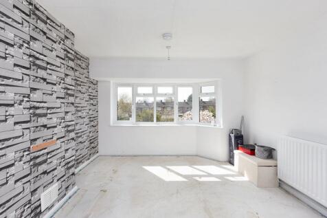 24 Chestnut Road, Oakham, LE15 6QP