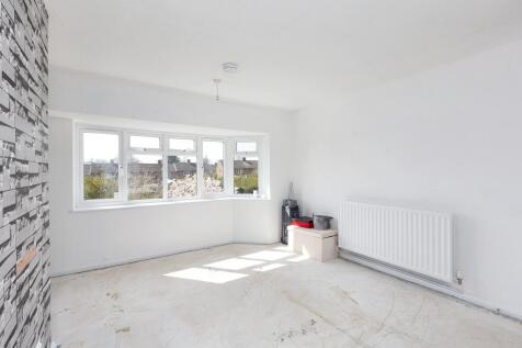 24 Chestnut Road, Oakham, LE15 6QP