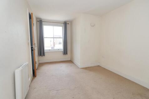 24 Flagstaff Court, Canterbury, Kent CT1 3HA