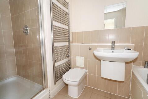 24 Flagstaff Court, Canterbury, Kent CT1 3HA