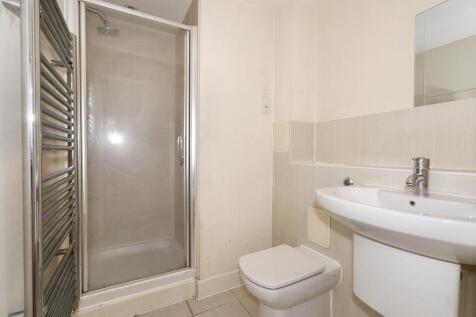 24 Flagstaff Court, Canterbury, Kent CT1 3HA