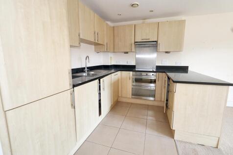24 Flagstaff Court, Canterbury, Kent CT1 3HA