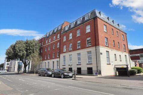 24 Flagstaff Court, Canterbury, Kent CT1 3HA