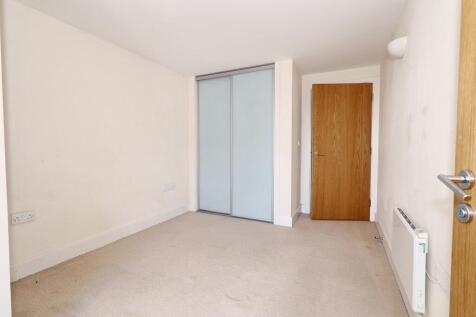 36 Flagstaff Court, Canterbury, Kent CT1 3HA