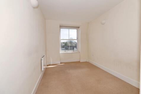 36 Flagstaff Court, Canterbury, Kent CT1 3HA