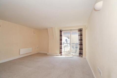 36 Flagstaff Court, Canterbury, Kent CT1 3HA