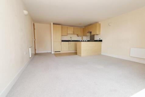 36 Flagstaff Court, Canterbury, Kent CT1 3HA