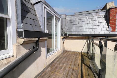 36 Flagstaff Court, Canterbury, Kent CT1 3HA