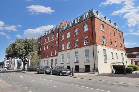 36 Flagstaff Court, Canterbury, Kent CT1 3HA