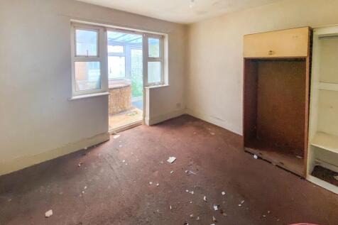 1 Glenmore Road, Salisbury, SP1 3HF
