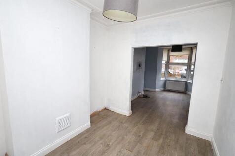 124 Netley Road, Newbury Park, Essex IG2 7NW