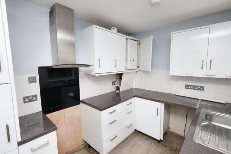 124 Netley Road, Newbury Park, Essex IG2 7NW
