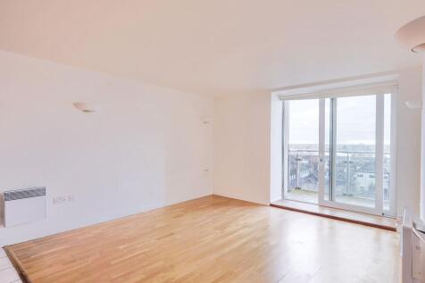 Flat 415 Becket House, New Road, Brentwood, Essex CM14 4GA