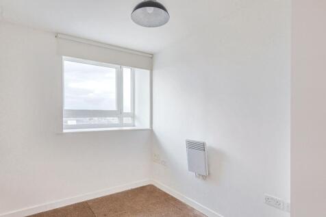 Flat 415 Becket House, New Road, Brentwood, Essex CM14 4GA