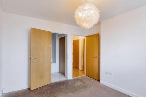 Flat 415 Becket House, New Road, Brentwood, Essex CM14 4GA
