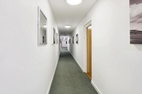 Flat 415 Becket House, New Road, Brentwood, Essex CM14 4GA