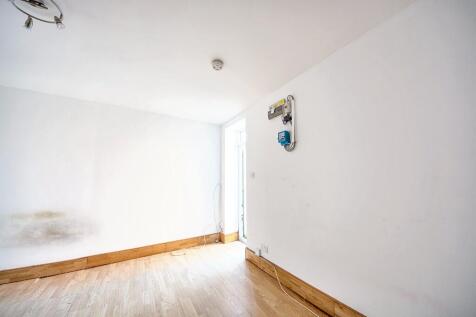 Flat 4, 23-25 Biscot Road, Luton, Bedfordshire, LU3 1AH