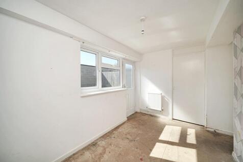 30 Pilgrims Way, Andover, Hampshire, SP10 5HW