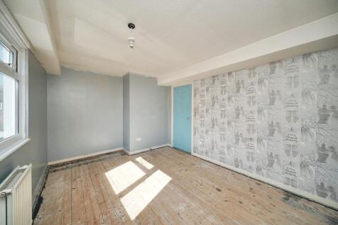 30 Pilgrims Way, Andover, Hampshire, SP10 5HW