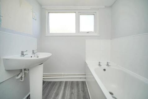 30 Pilgrims Way, Andover, Hampshire, SP10 5HW