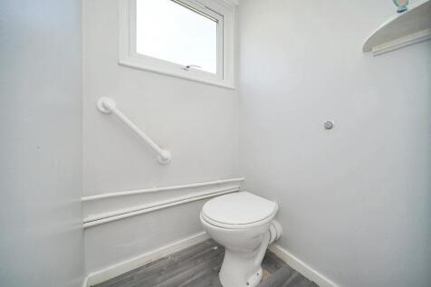30 Pilgrims Way, Andover, Hampshire, SP10 5HW