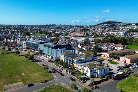Inn on the Green, Paignton, Esplanade Road, Paignton TQ4 6BG