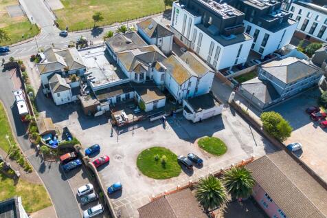 Inn on the Green, Paignton, Esplanade Road, Paignton TQ4 6BG