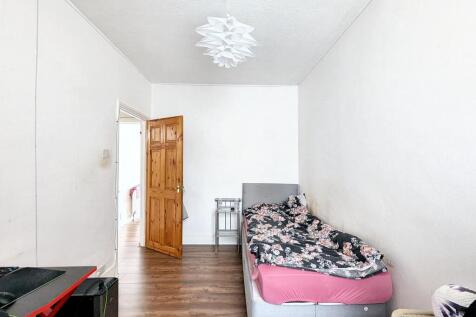 26 Adamsrill Road, Sydenham London SE26 4AN