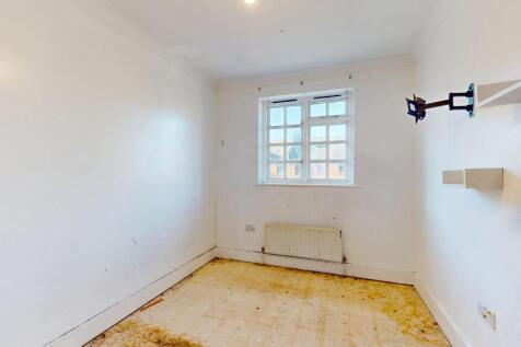 12 Brook Close, Balham High Road, Balham,  London, SW17 7BT