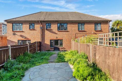 12 Brook Close, Balham High Road, Balham,  London, SW17 7BT