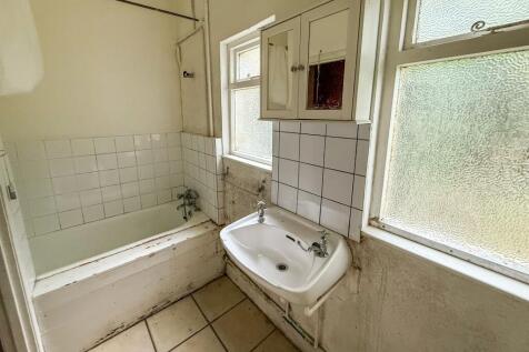 Lower Flat 3, Silwood place, St johns road, Crowborough, TN6 1RW