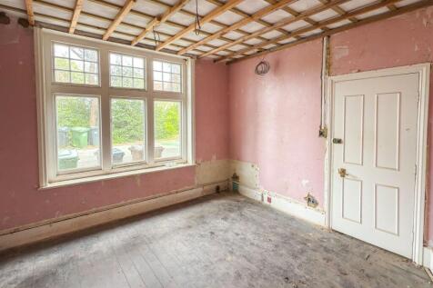 Two adjoining rooms, Silwood place, St johns Road, Crowborough, TN6 1RW