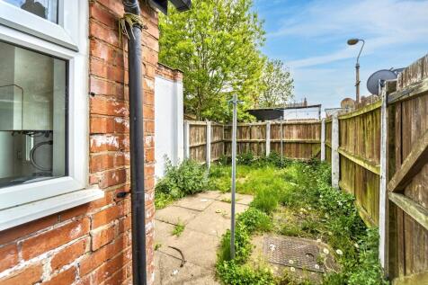 1 Myrtle Avenue, Balsall Heath, Birmingham, B12 8RF
