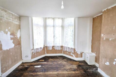 Flat A 15 Hamilton Road, Harrow, London HA1 1SU
