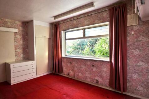 1 Leigh Drive, Romford, Essex, RM3 7YJ
