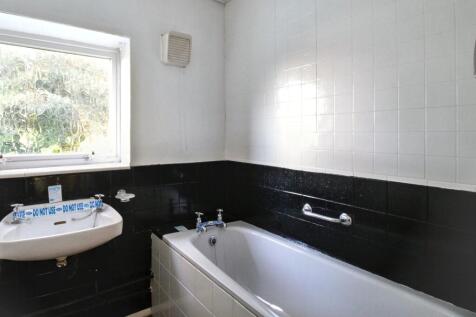 1 Leigh Drive, Romford, Essex, RM3 7YJ