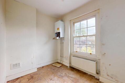 Flat C, 46 Canonbury Road, Islington, London, N1 2HS