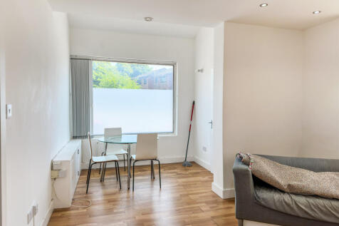 Flats A-D, 1 Donkin Hill, Caversham, Reading, RG4 5DG
